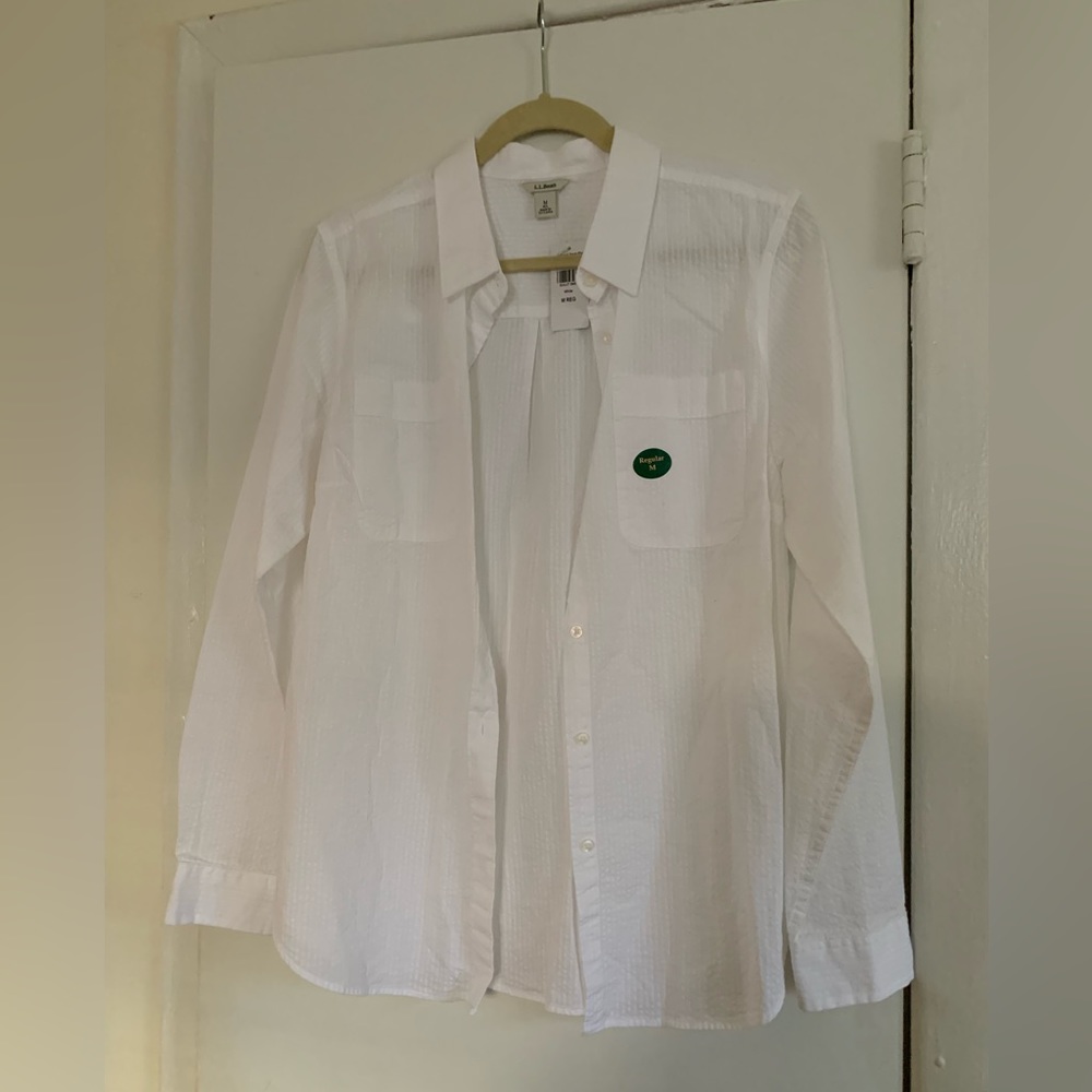 NWT LL Bean seersucker women’s button down shirt